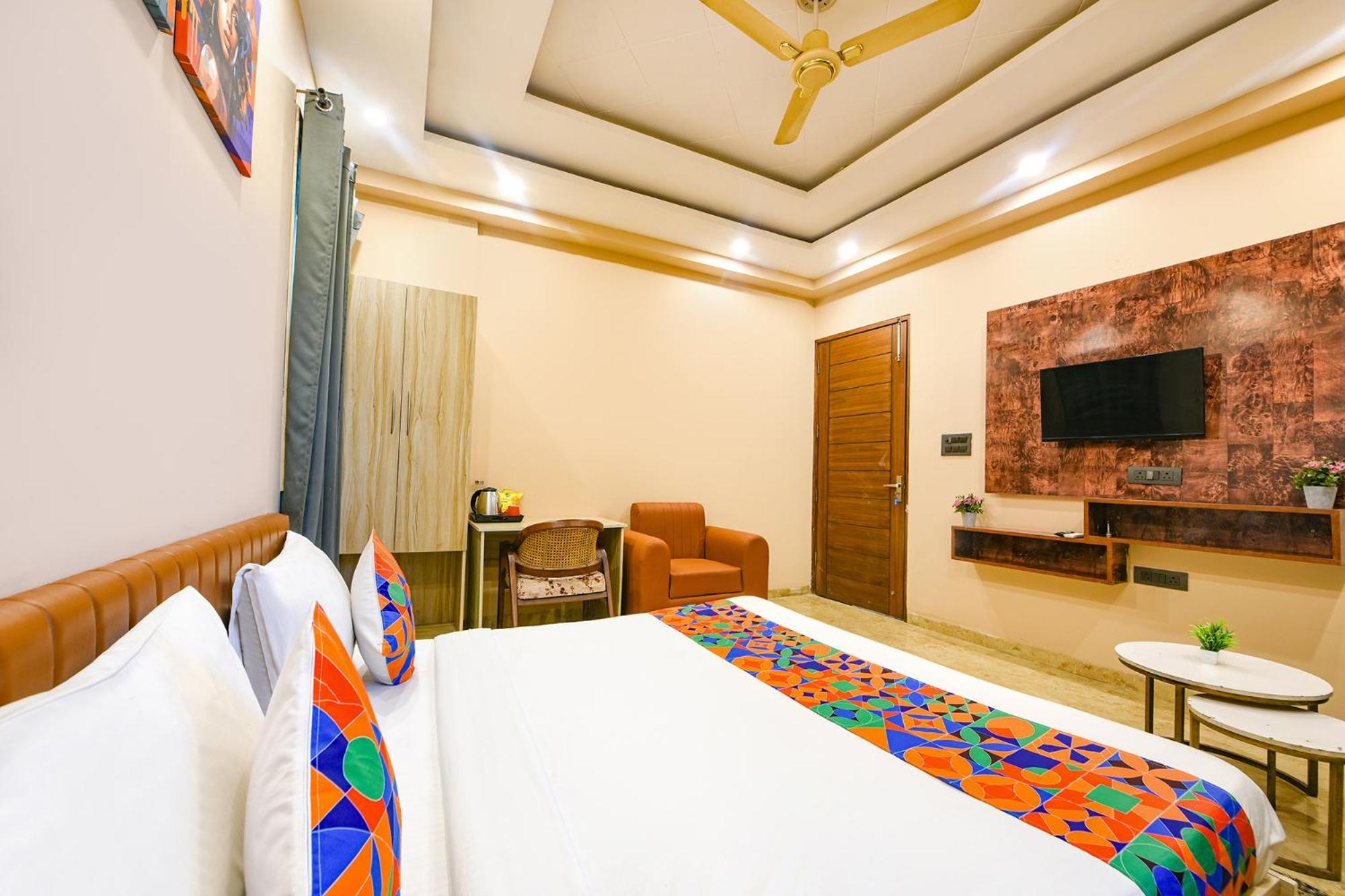 Fabhotel Vibe Noida Exterior foto